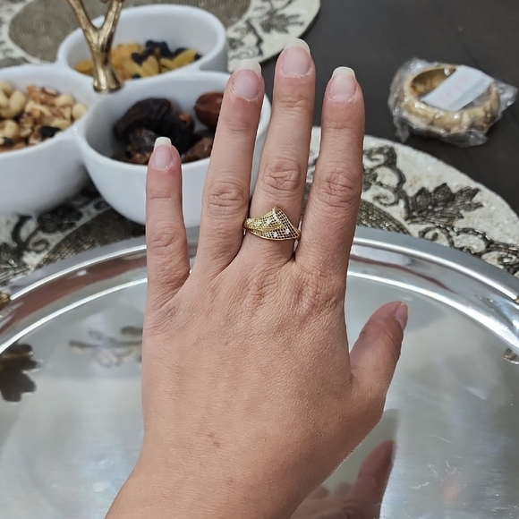 Sterling Silver (925)Elegant Gold color Ring with Diamond Accents - Picture 4 of 6